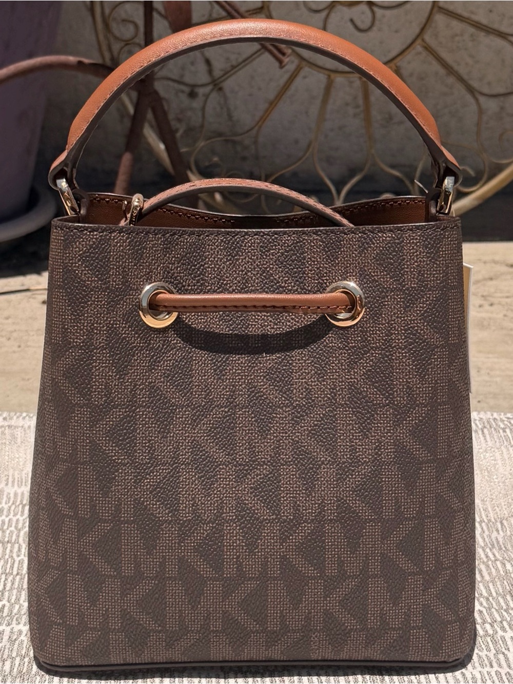 Michael Kors Suri Small Bucket Bag - Picture 2 of 2